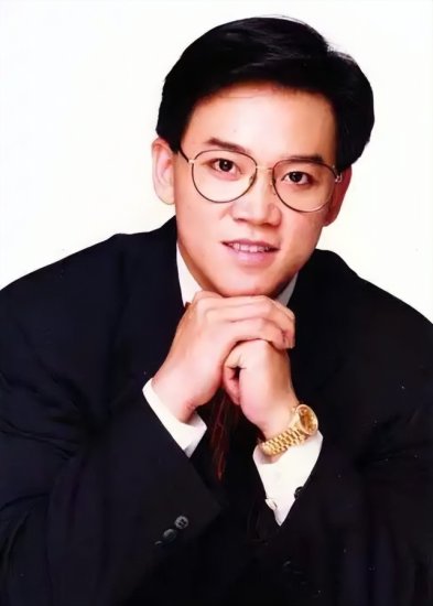 1995年，陈维聪参加了全国主持人比赛。<em>用粤语</em>拿下“金话筒奖”...