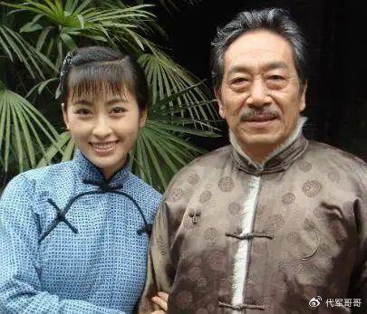 演员<em>王奎荣</em>：68岁娶小31岁饶芯语，71岁老来得女，如今怎样了？
