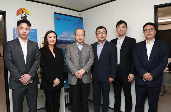 中国驻澳大使肖千走访中国电建牧牛山风电项目