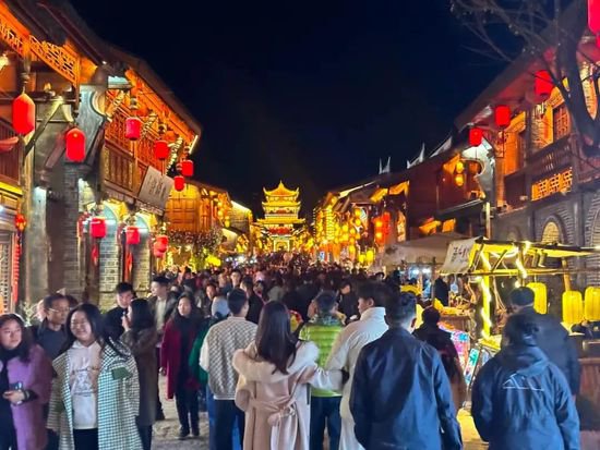 凉山州春节假期文旅市场呈现火爆态势
