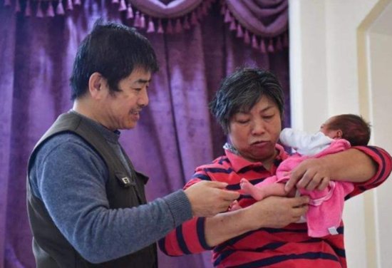 “6套房”54岁北京阿姨，女儿拒绝生二胎，为要<em>男孩</em>做试管<em>婴儿</em>...