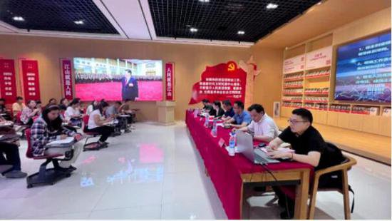 上海宝山区委宣传部专家团赴叶城县授课培训