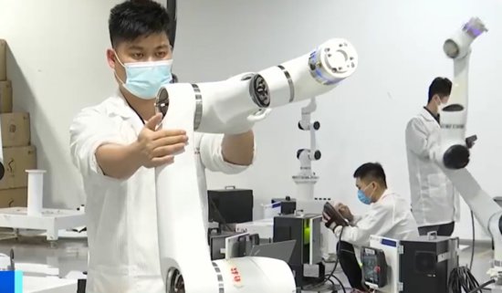 深圳企业50万年薪招人工智能软件人才，有<em>理疗</em>馆引进按摩机器人