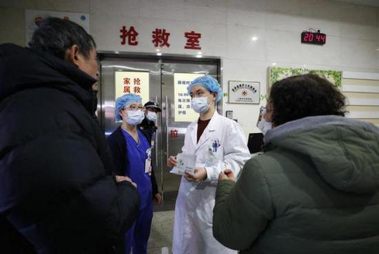 上海一盗贼入狱后不吃米饭，引起狱警怀疑，调查后立马改判死刑
