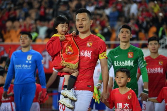 昨天16点！中国足球迎来喜讯：体育总局出手了，中超、国足有...