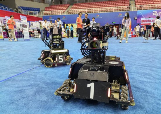 机器人表演、赠送特殊“船票”，北京科技大学迎接2023级新生